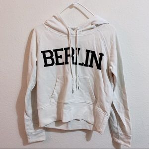 FOREVER 21 WHITE BERLIN CROPPED HOODIE💕